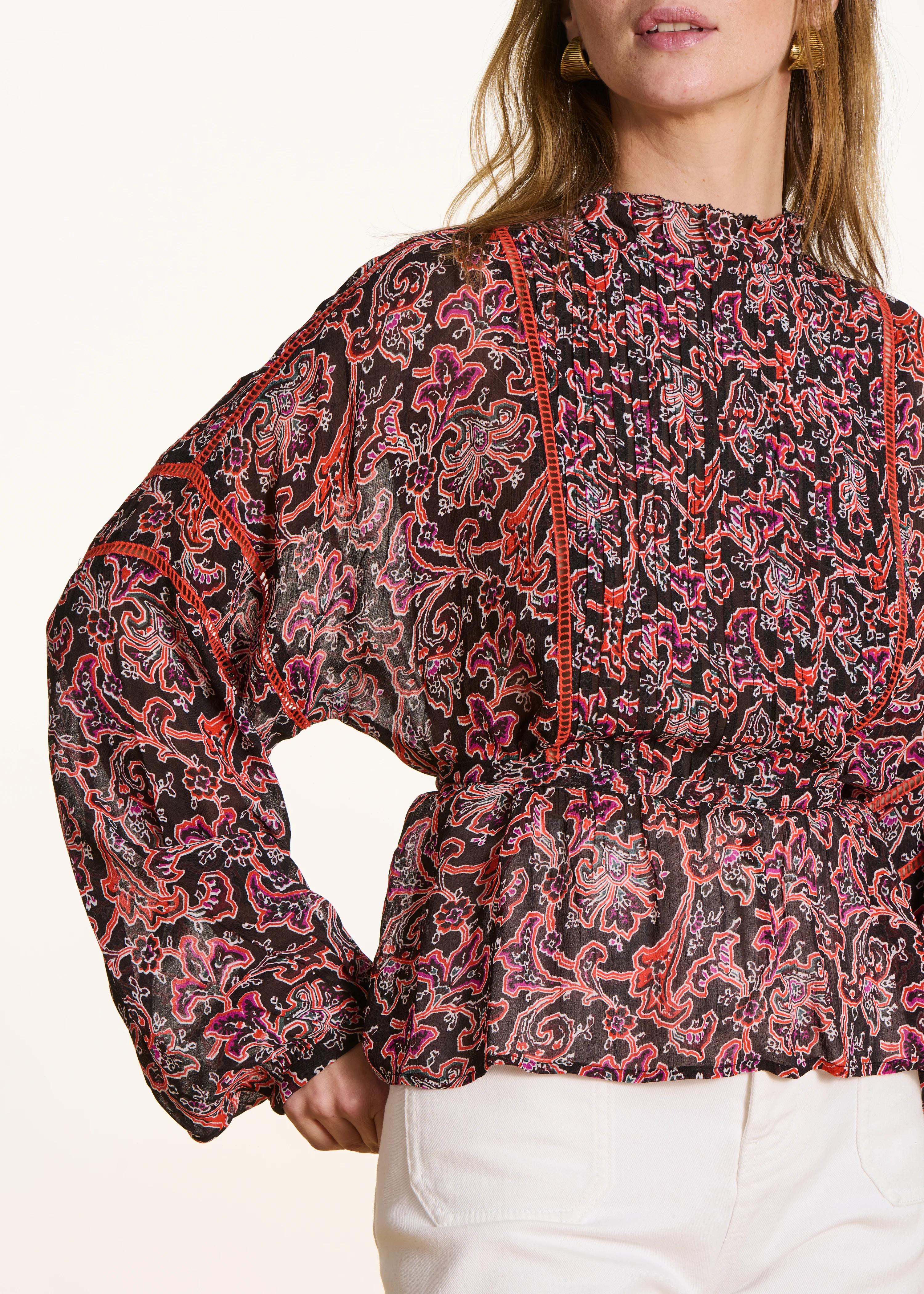 Blouse noire manches longues à imprimé floral - Image 6