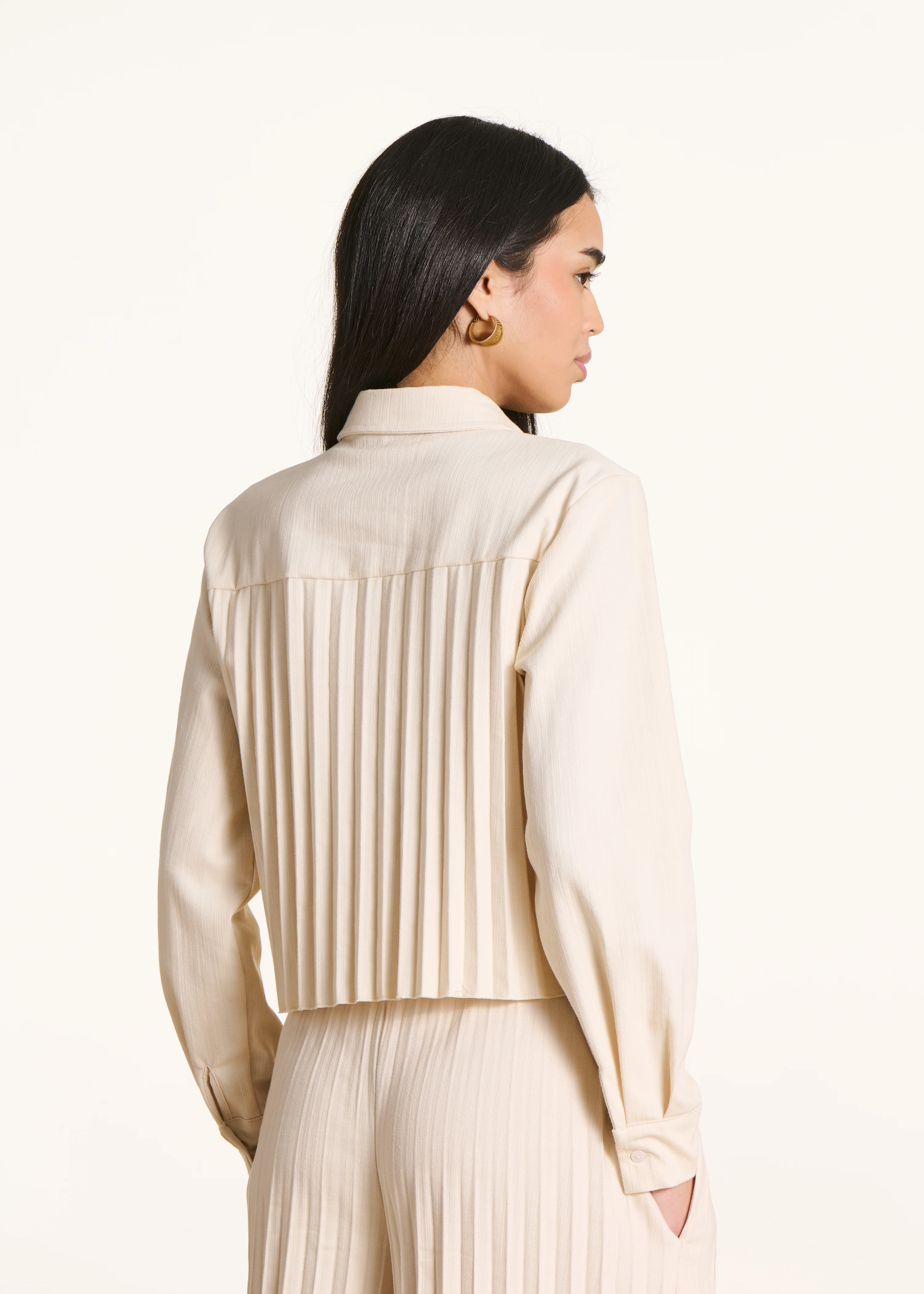 Chemise ample écrue plissée au dos - Image 3