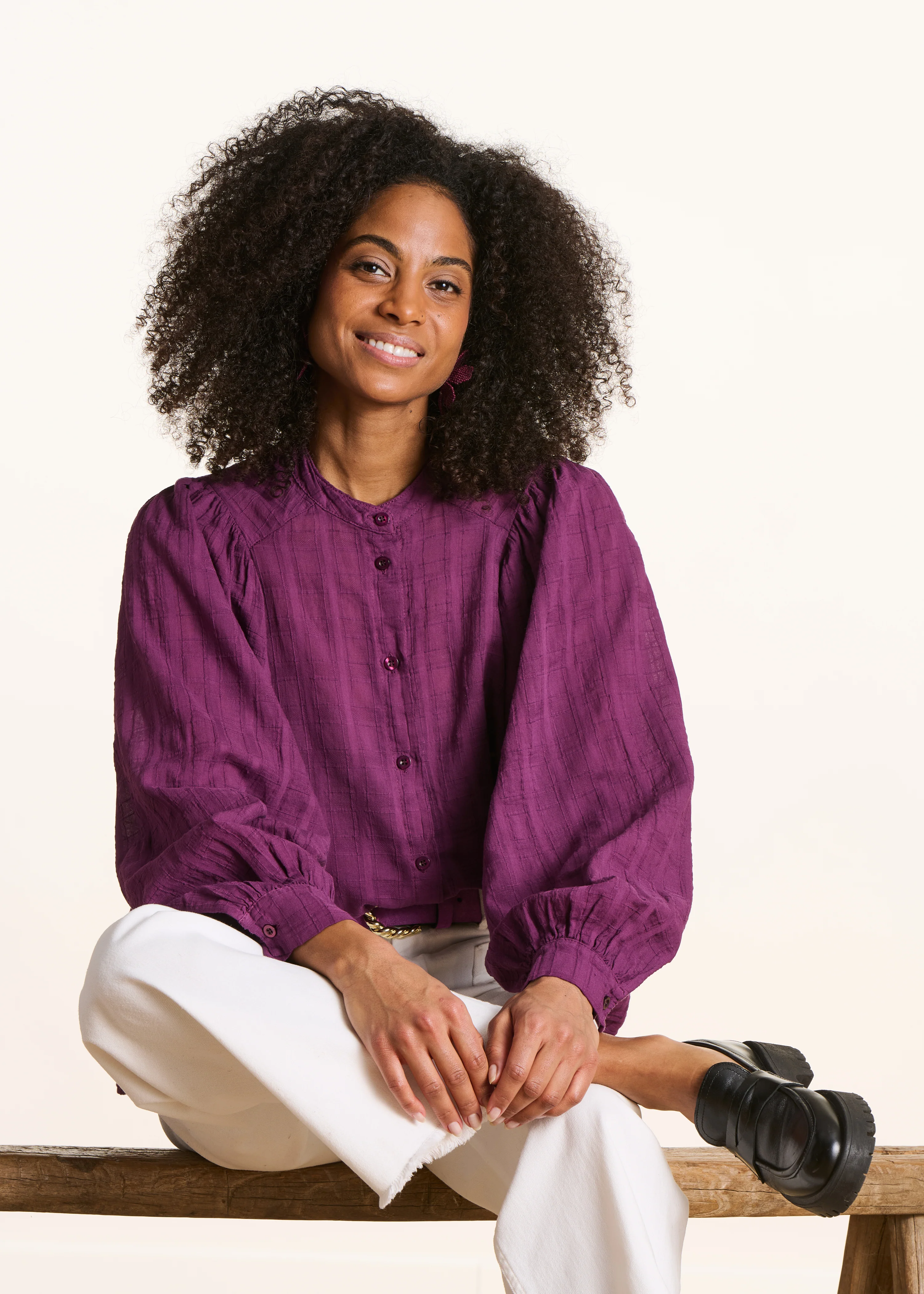 Chemise ample violette en coton - Image 2