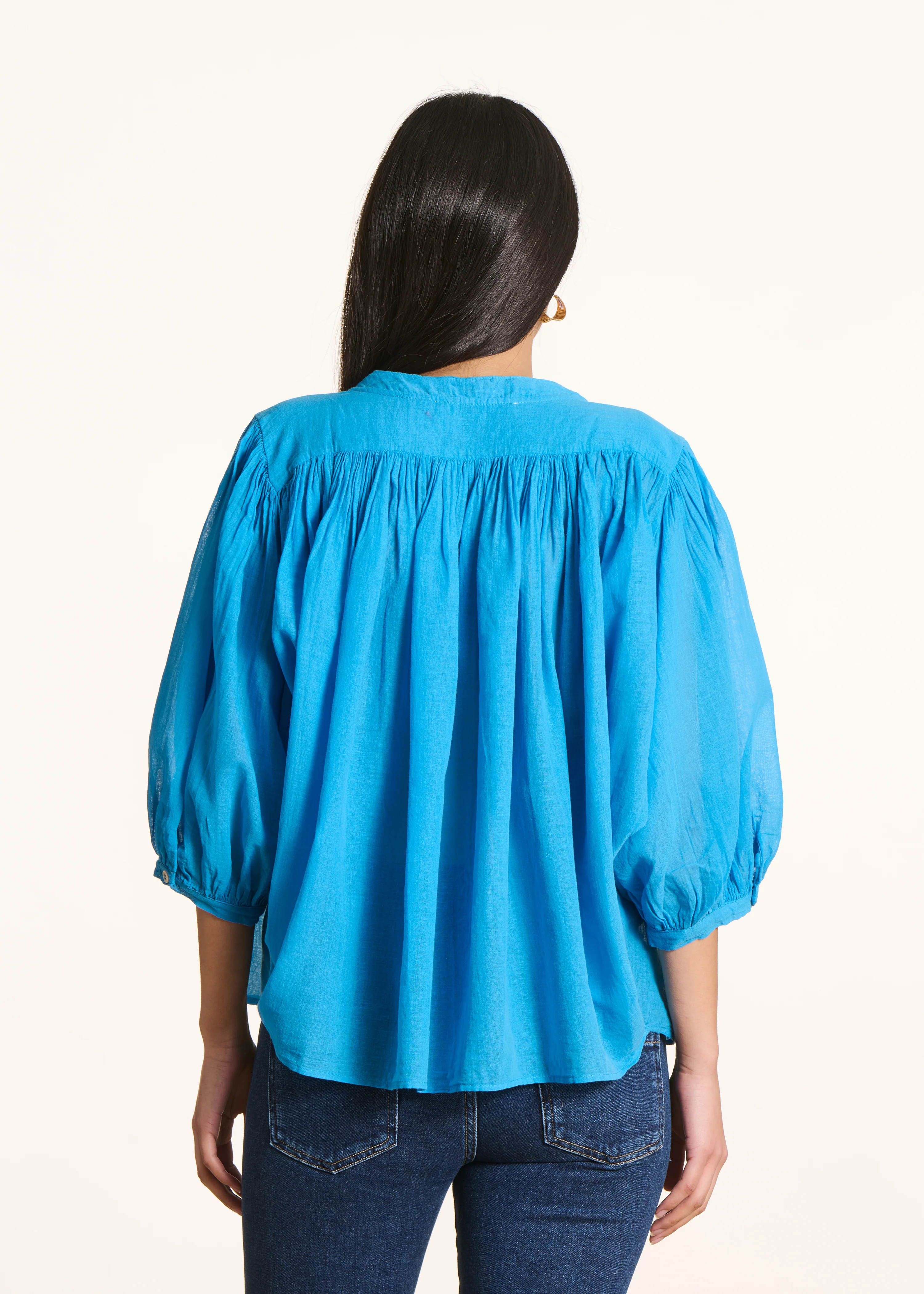 Chemise bleue en voile de coton fluide - Image 3