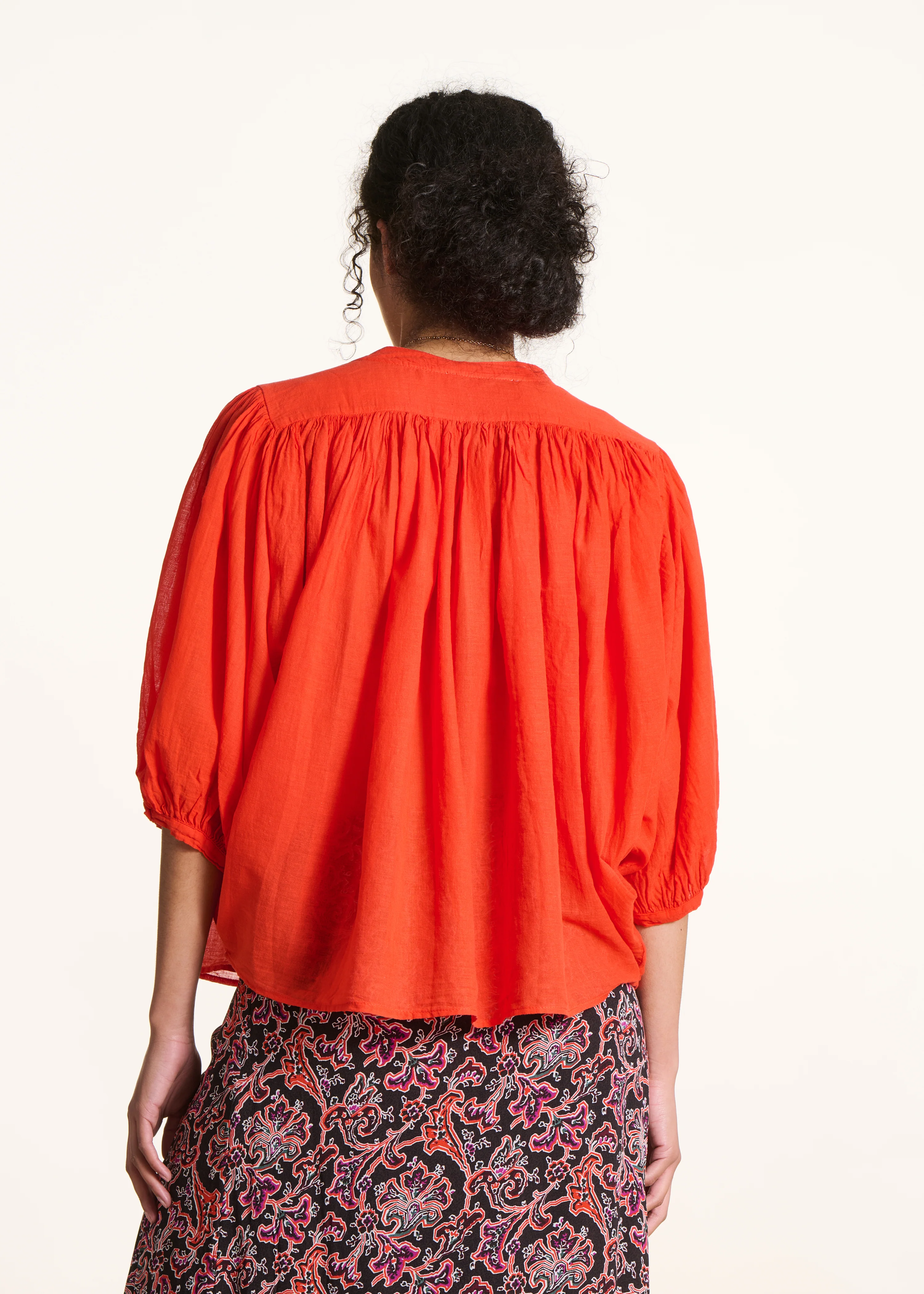 Chemise orange en voile de coton fluide - Image 4