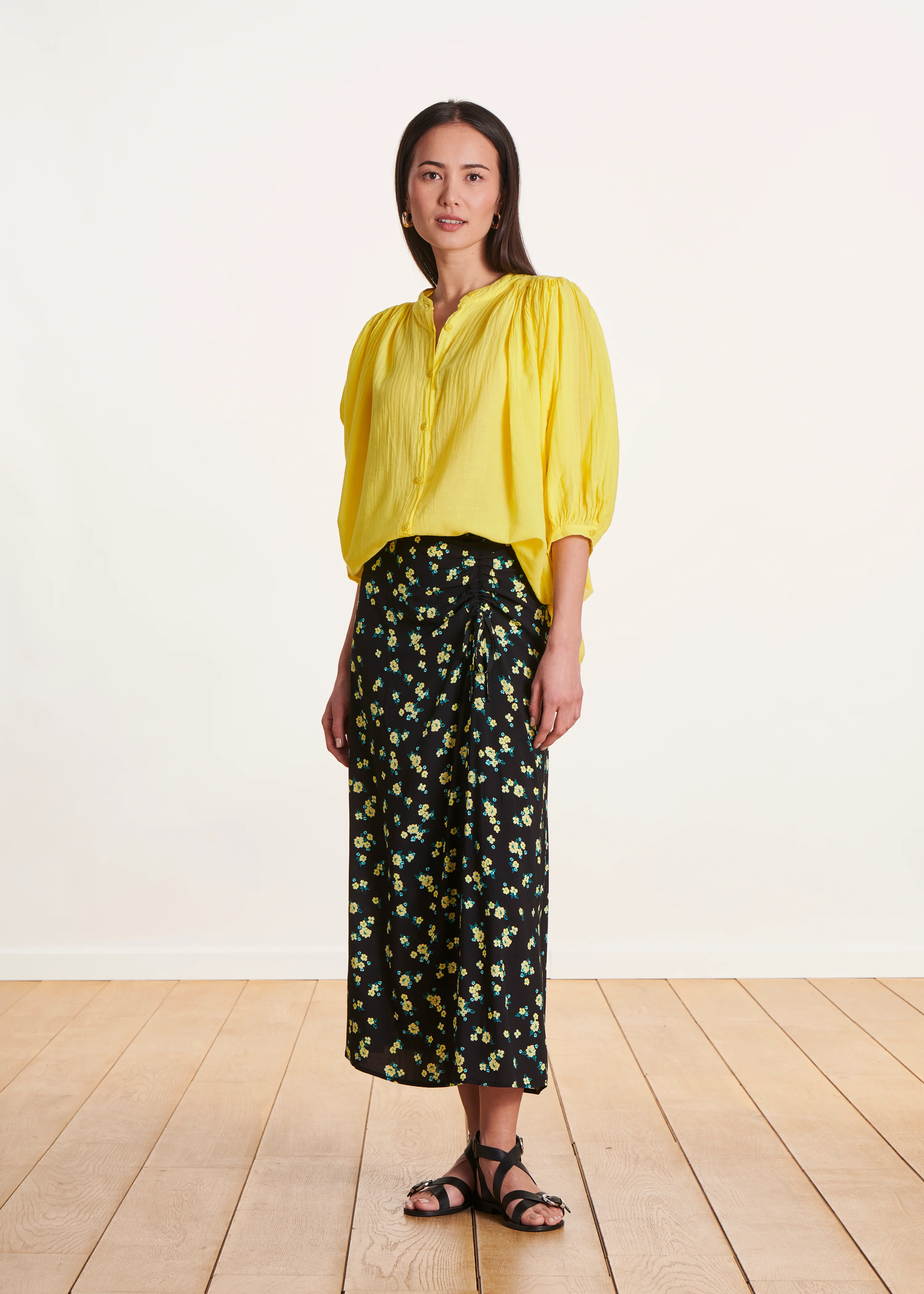 Chemisier jaune en voile de coton fluide - Image 2