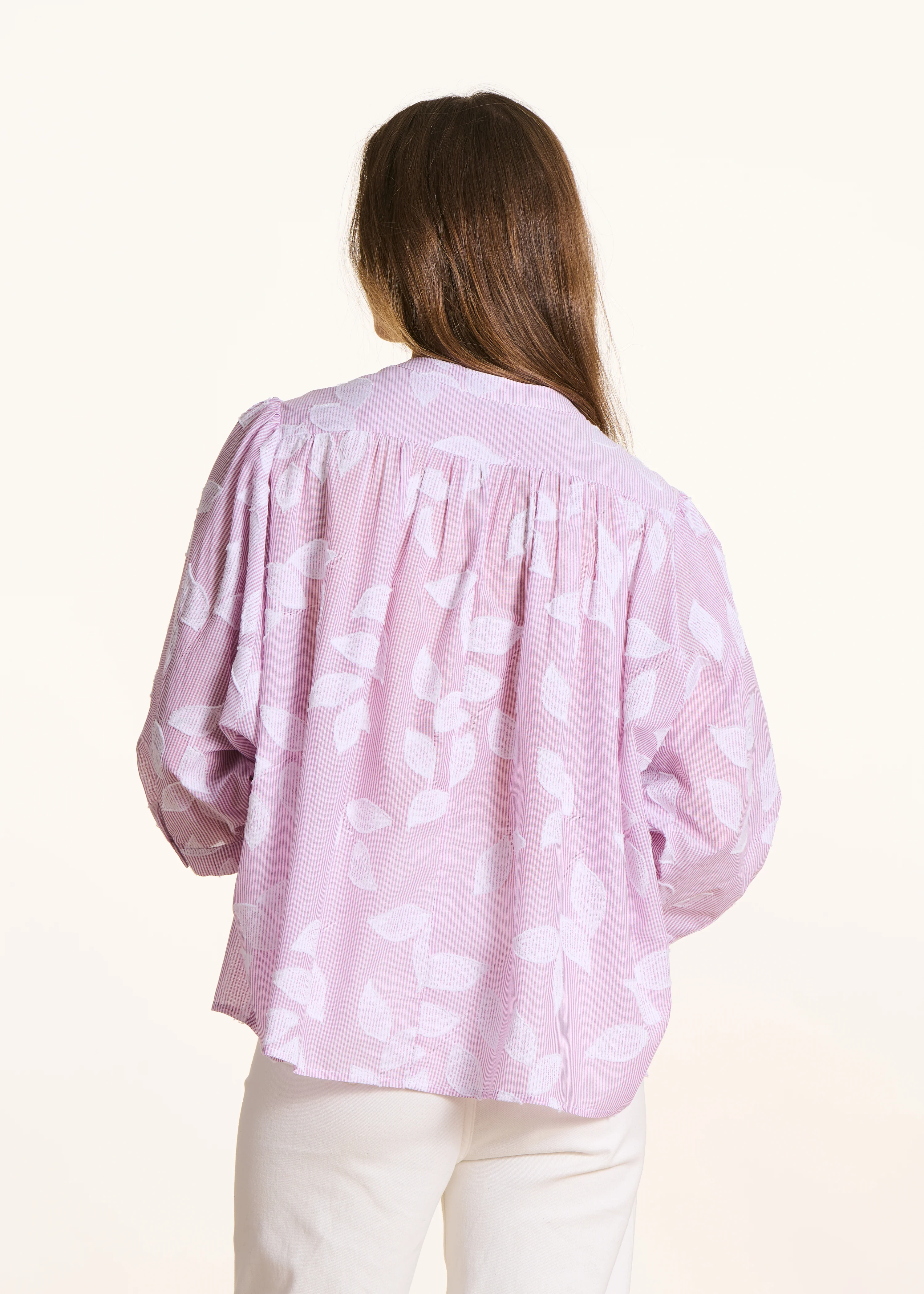 Chemisier rose en coton fleuri manches 3/4 - Image 3