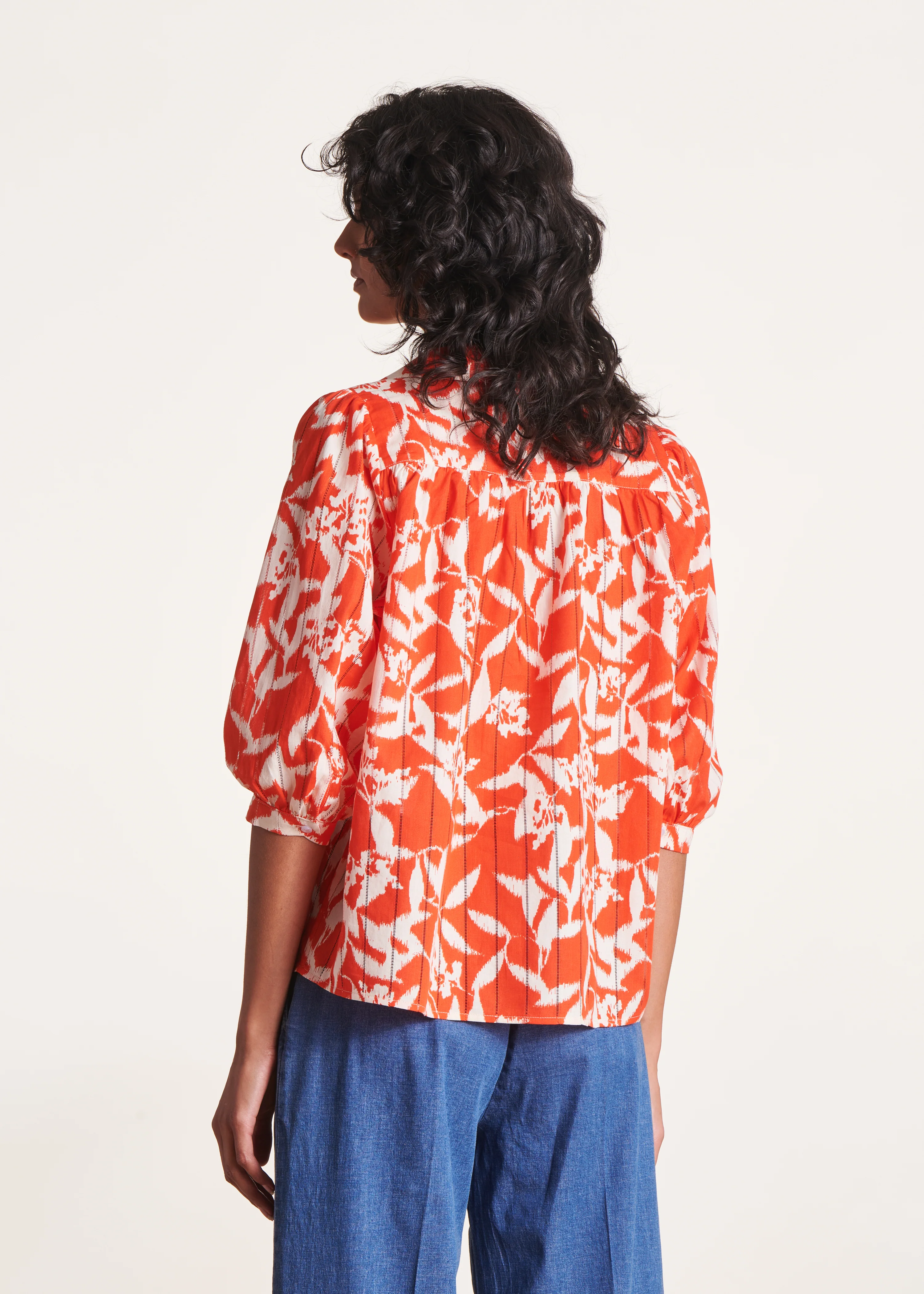 Chemisier orange fleuri en voile de coton biologique - Image 3