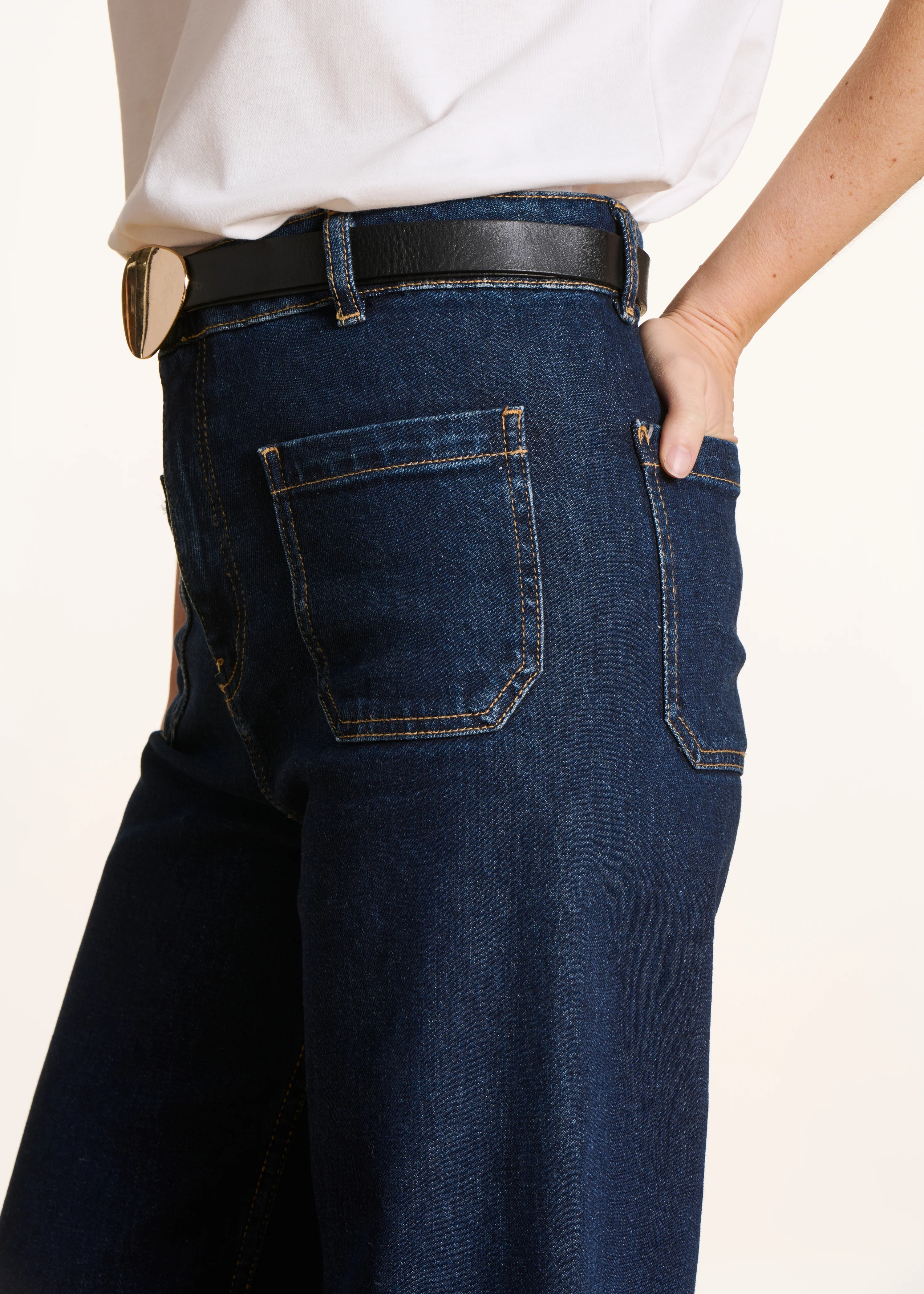 Jean flare brut taille haute en coton biologique - Image 5