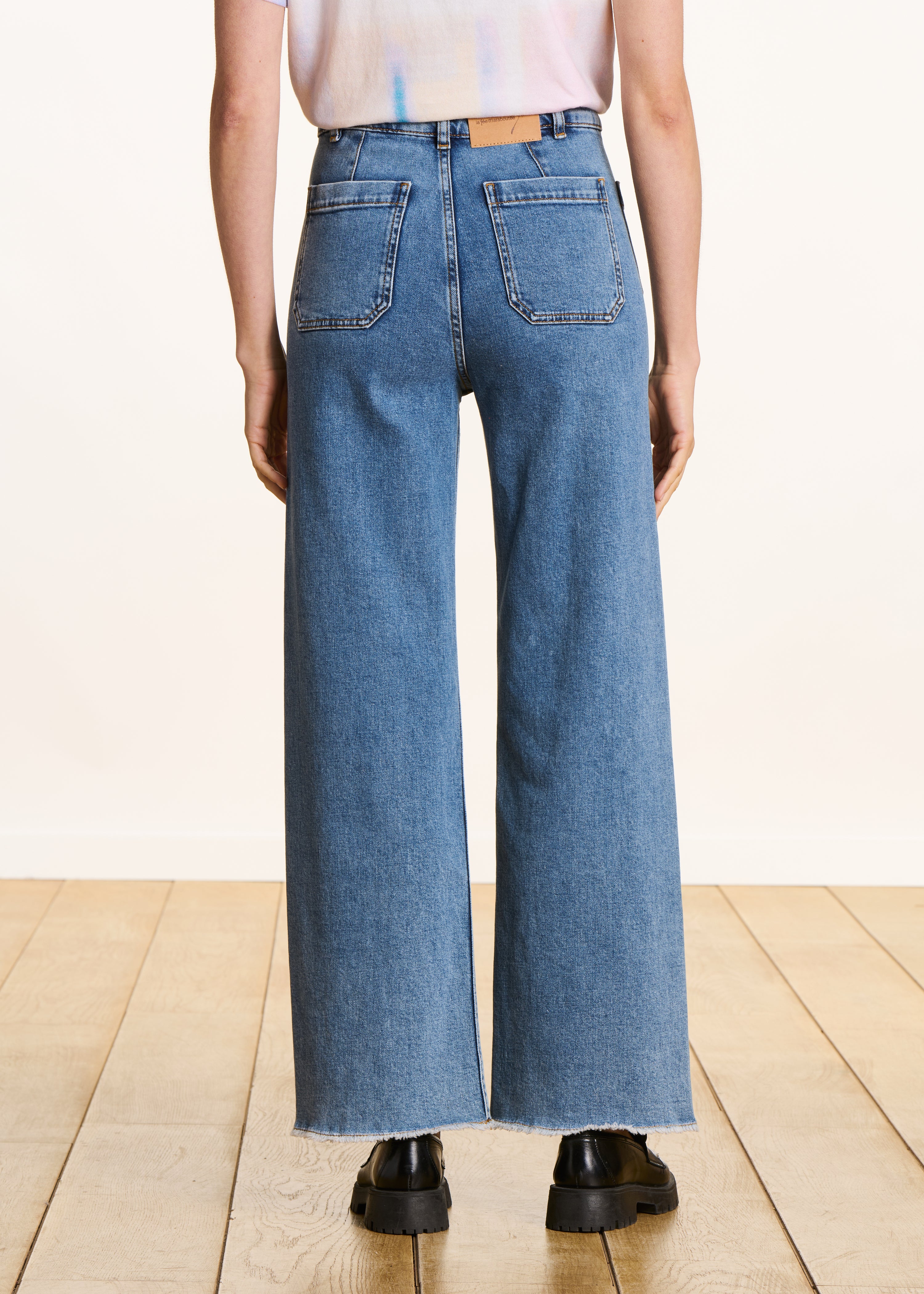 Jean flare clair taille haute en coton biologique - Image 3