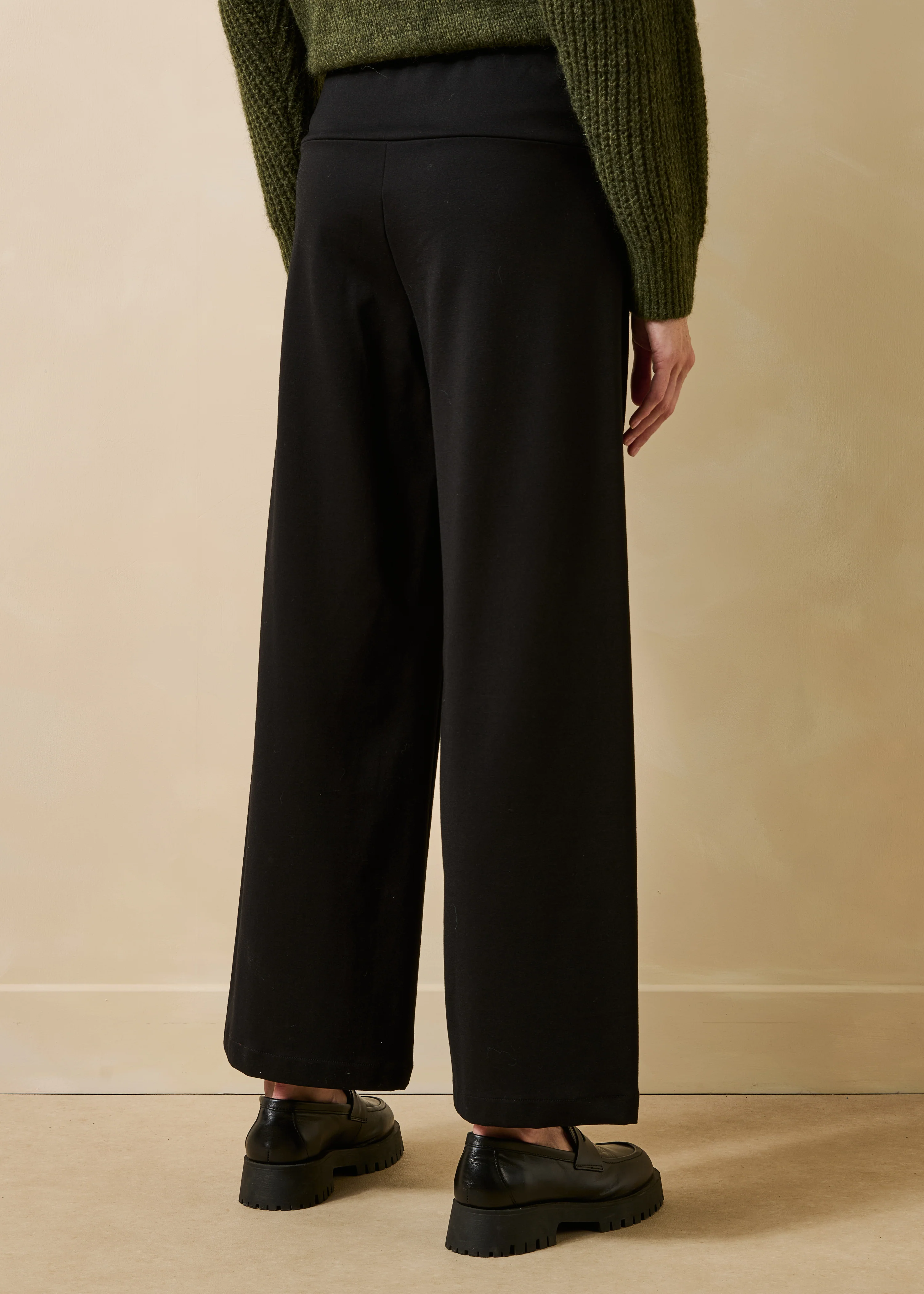 Pantalon cropped en jersey milano noir taille élastique - Image 3
