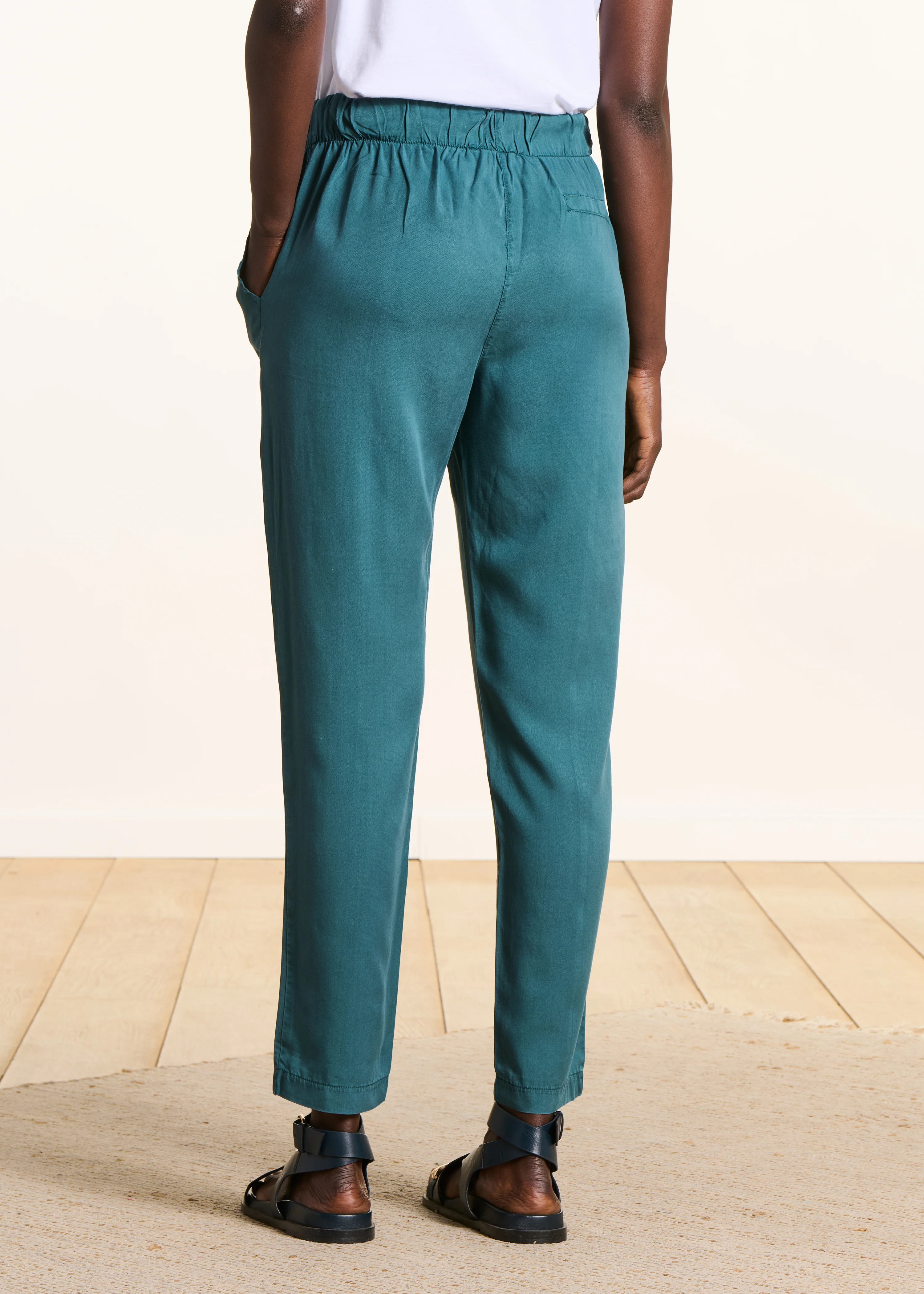 Pantalon fluide bleu pétrole en lyocell taille élastiquée - Image 3
