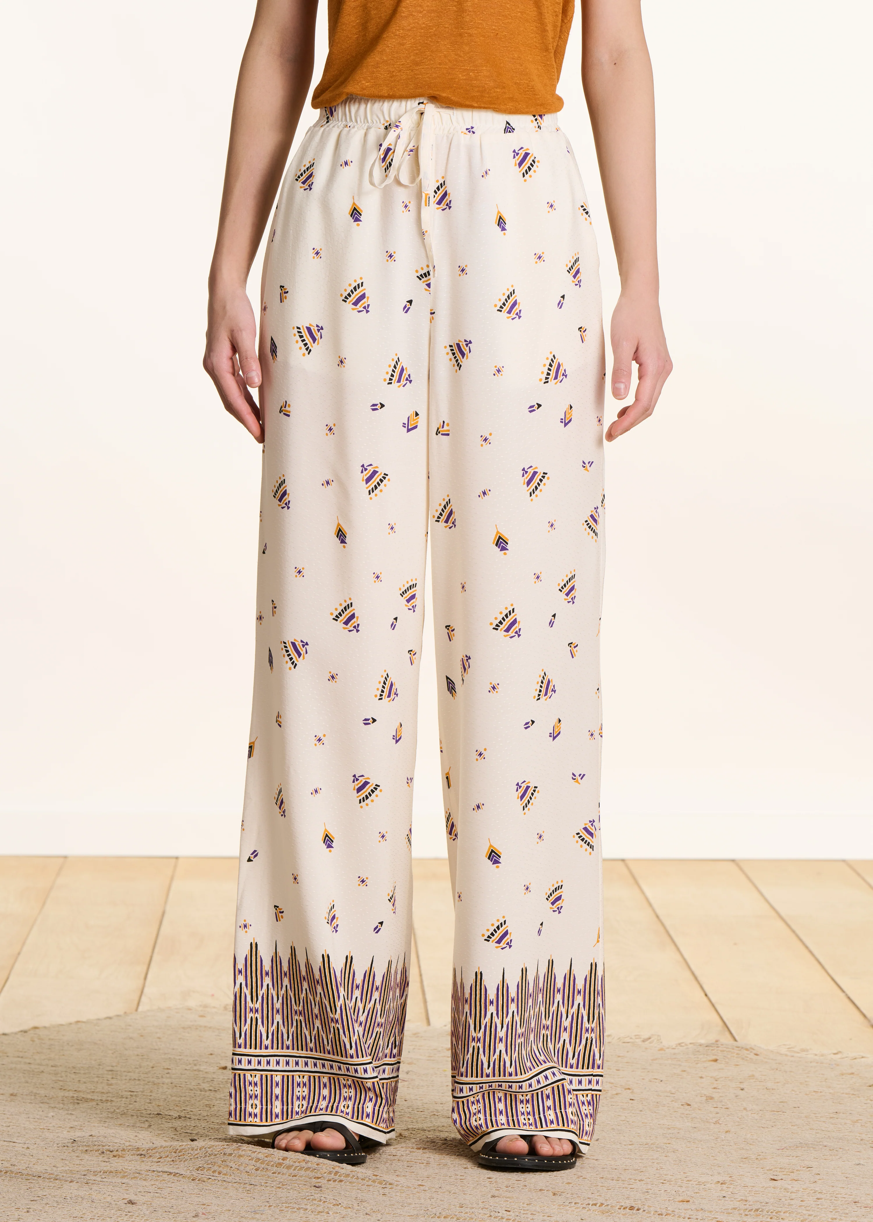 Pantalon large écru à imprimé - Image 2