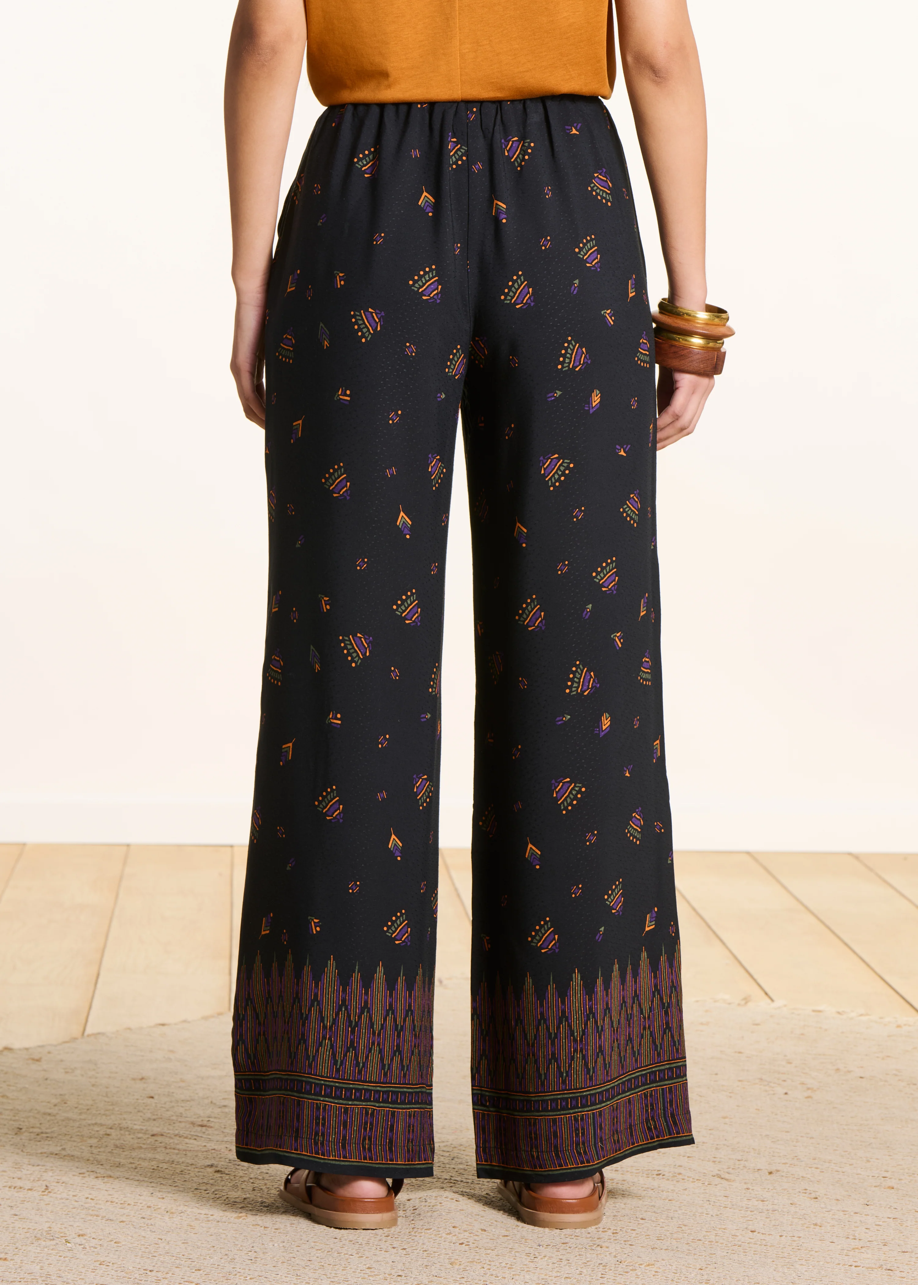 Pantalon large noir à imprimé - Image 3