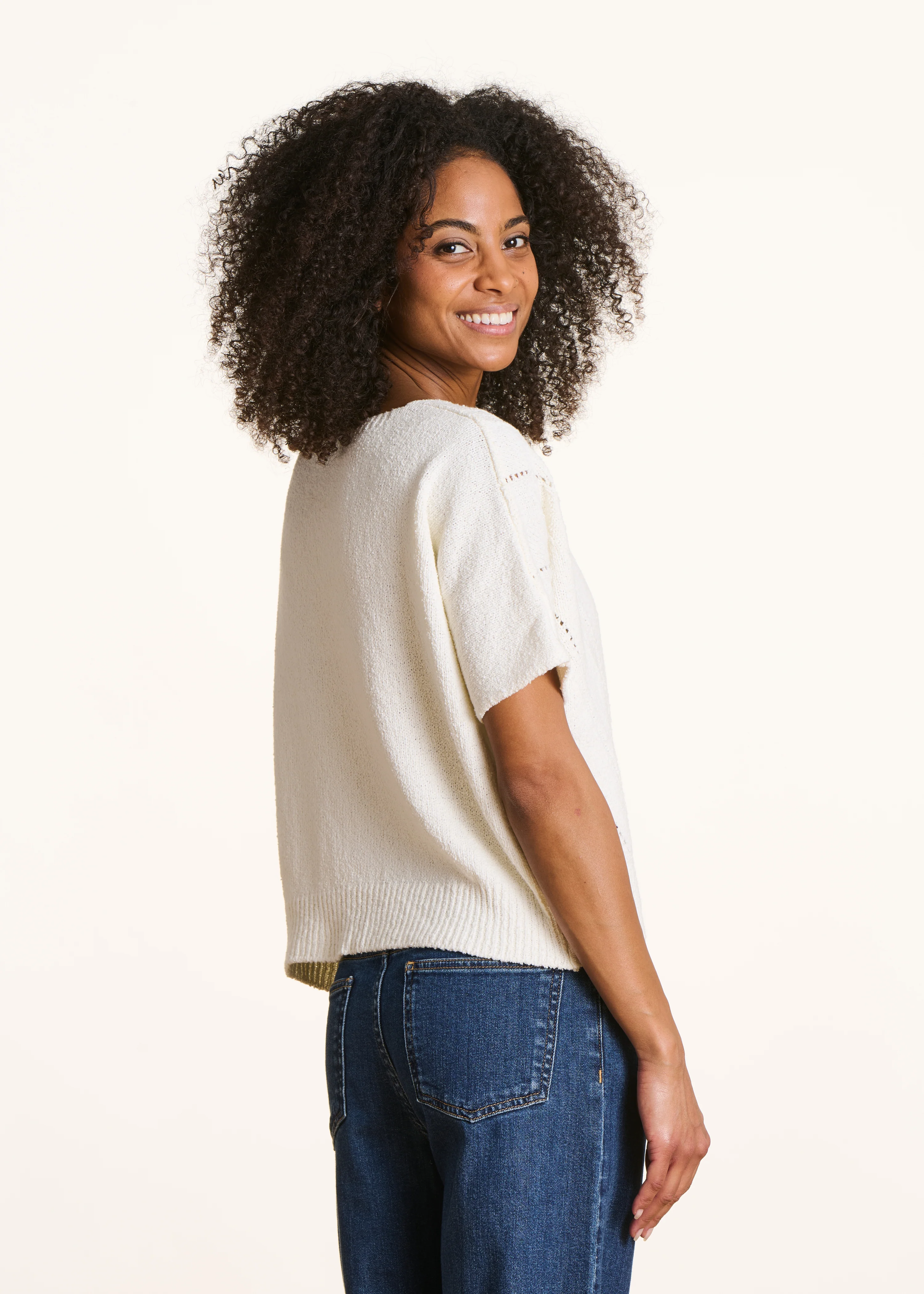 Pull ample écru en maille ajourée manches courtes - Image 3