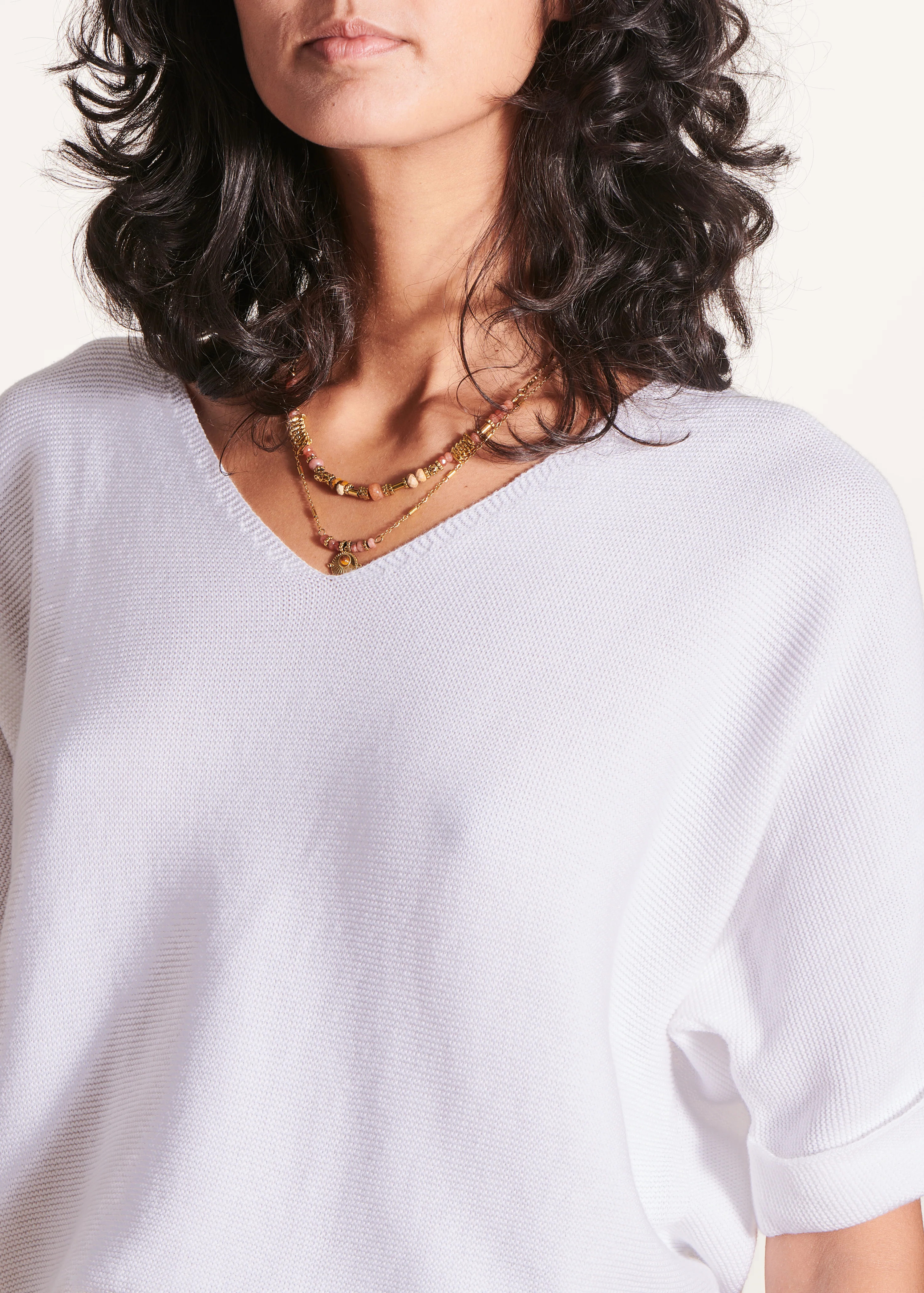 Pull blanc manches courtes col V - Image 5