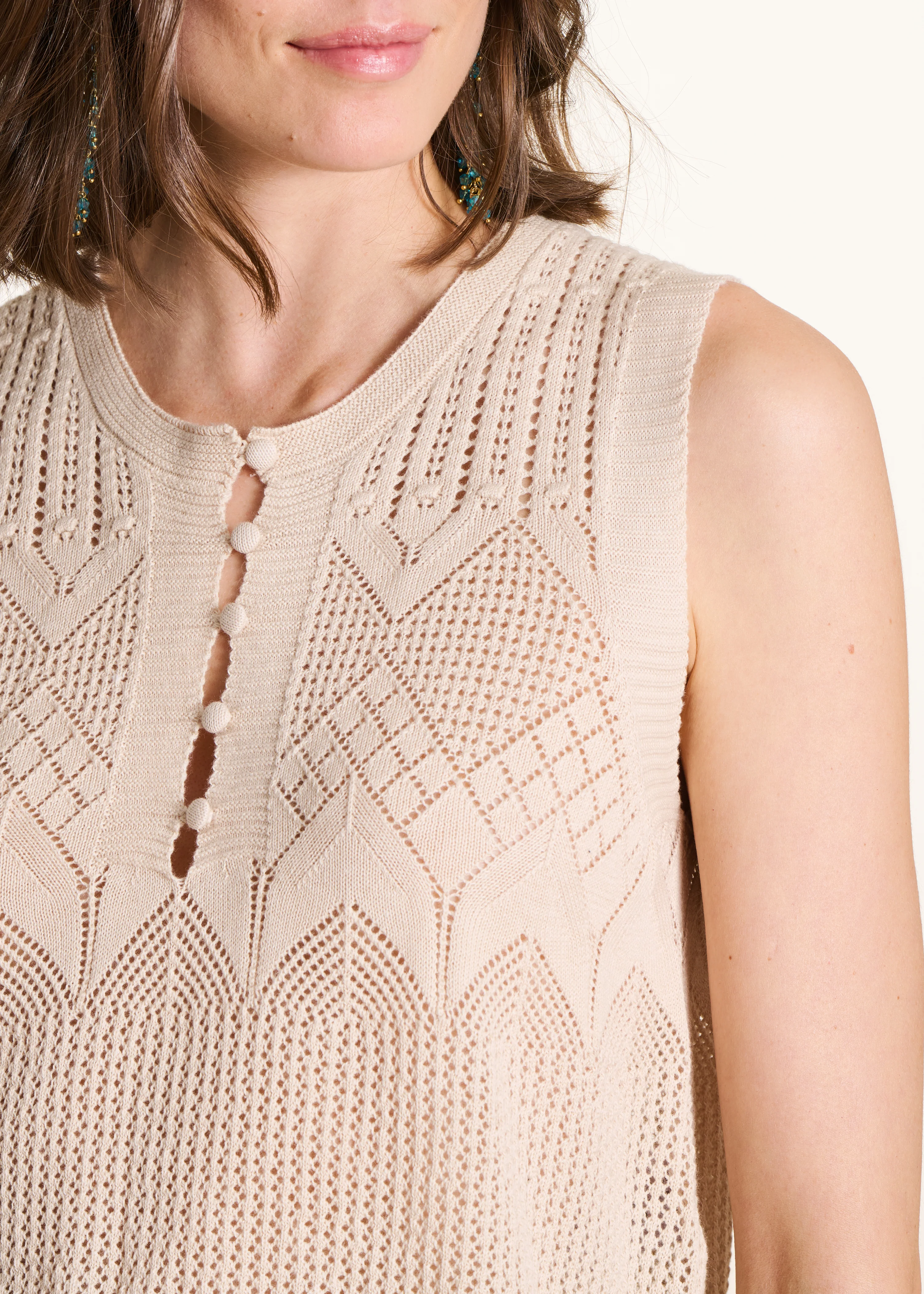 Pull court beige sans manches en maille pointelle - Image 5