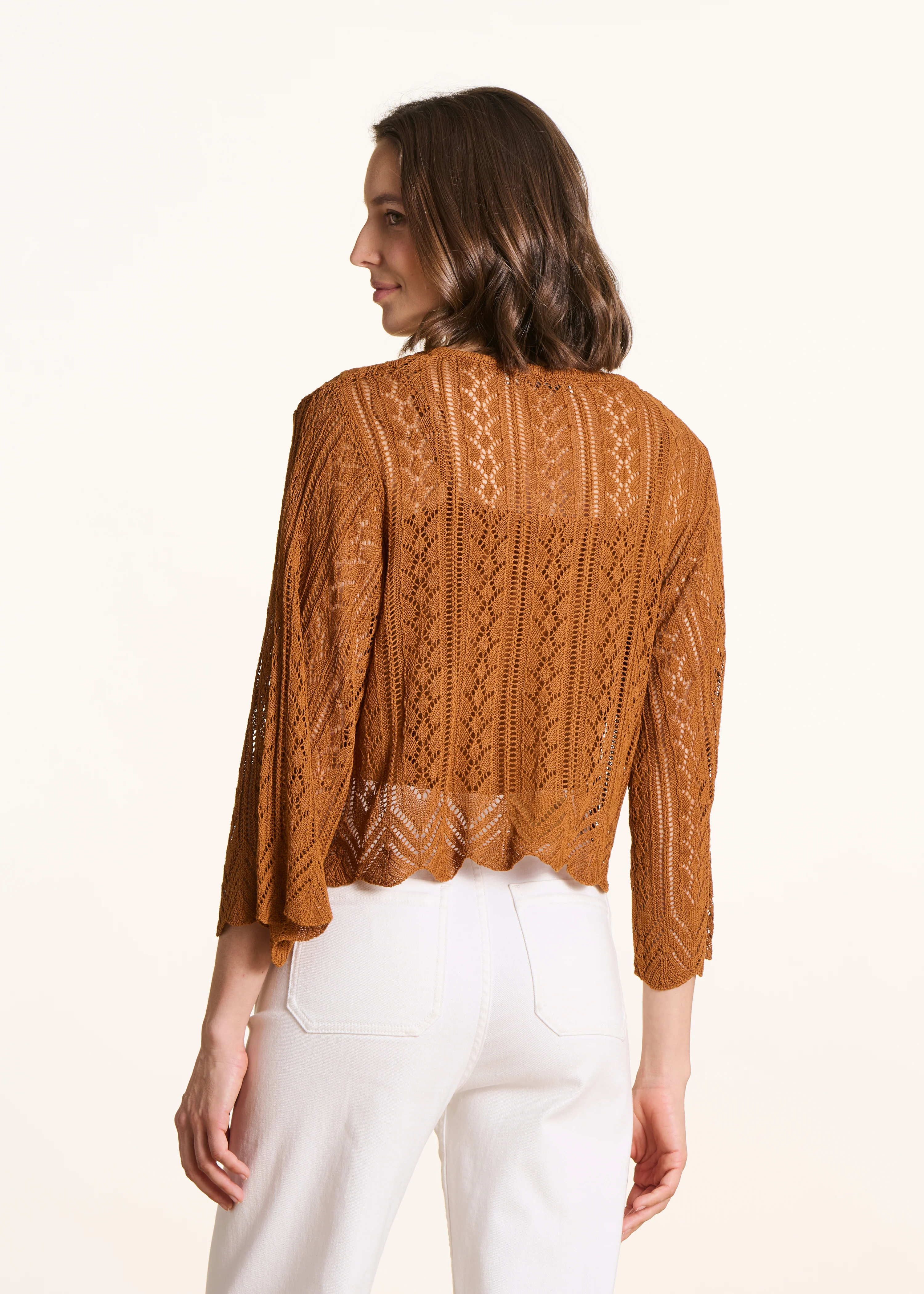 Pull court marron en maille fine ajourée - Image 4