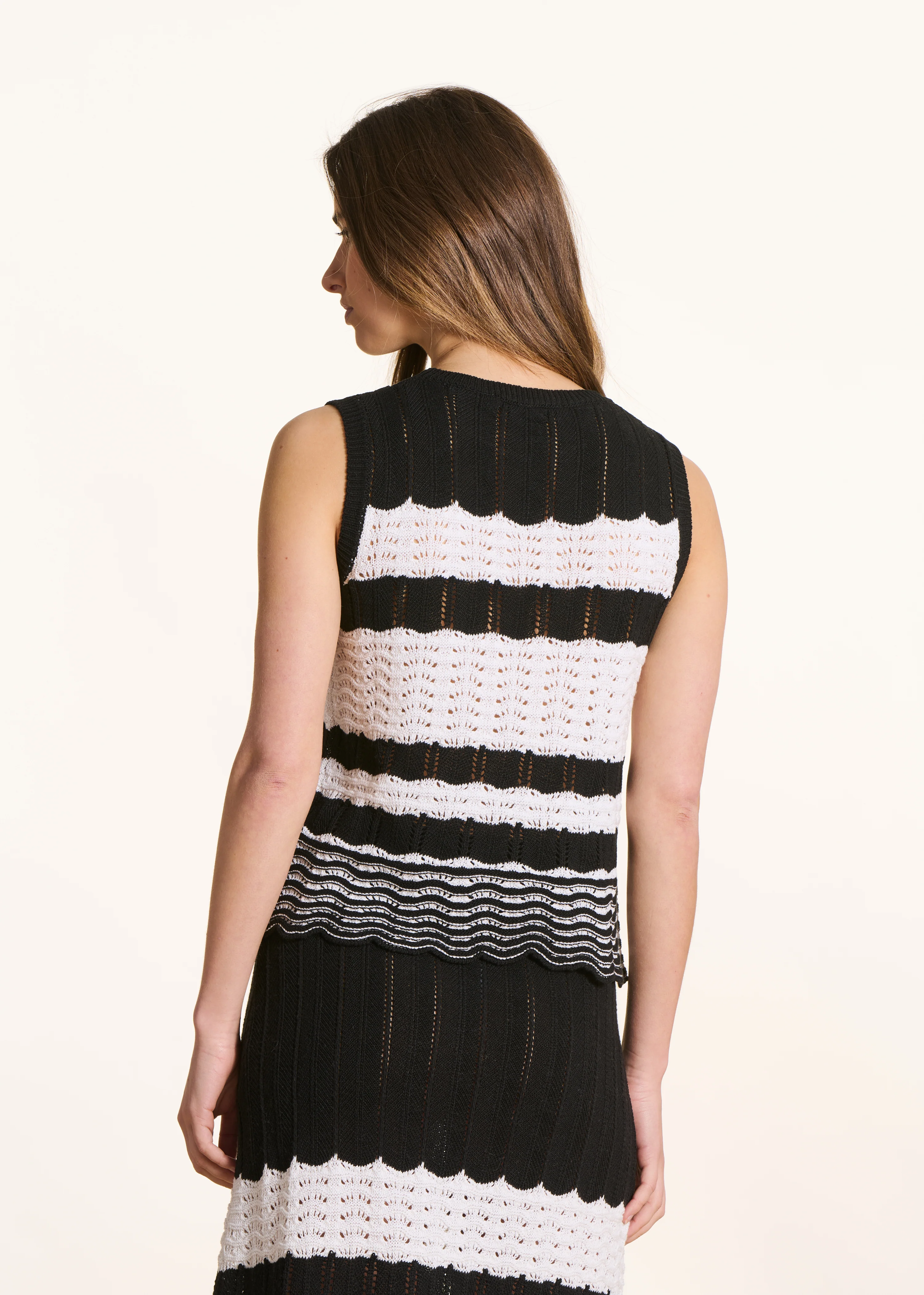 Pull noir en maille rayée ajourée - Image 3