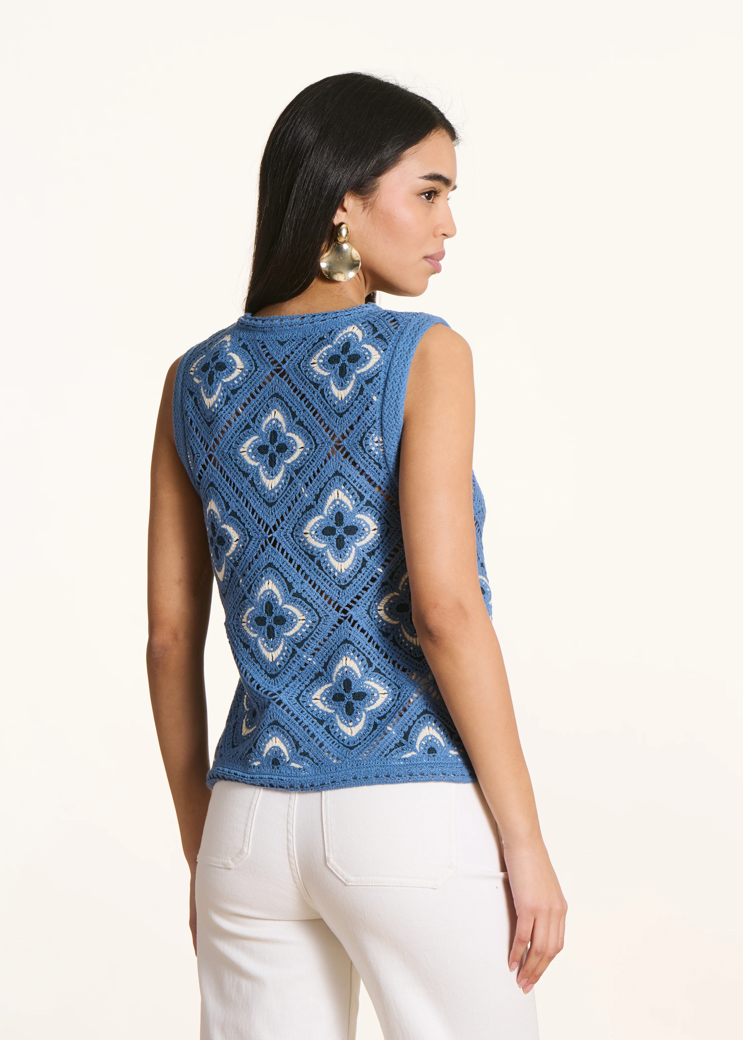 Pull bleu sans manches en maille crochet - Image 3