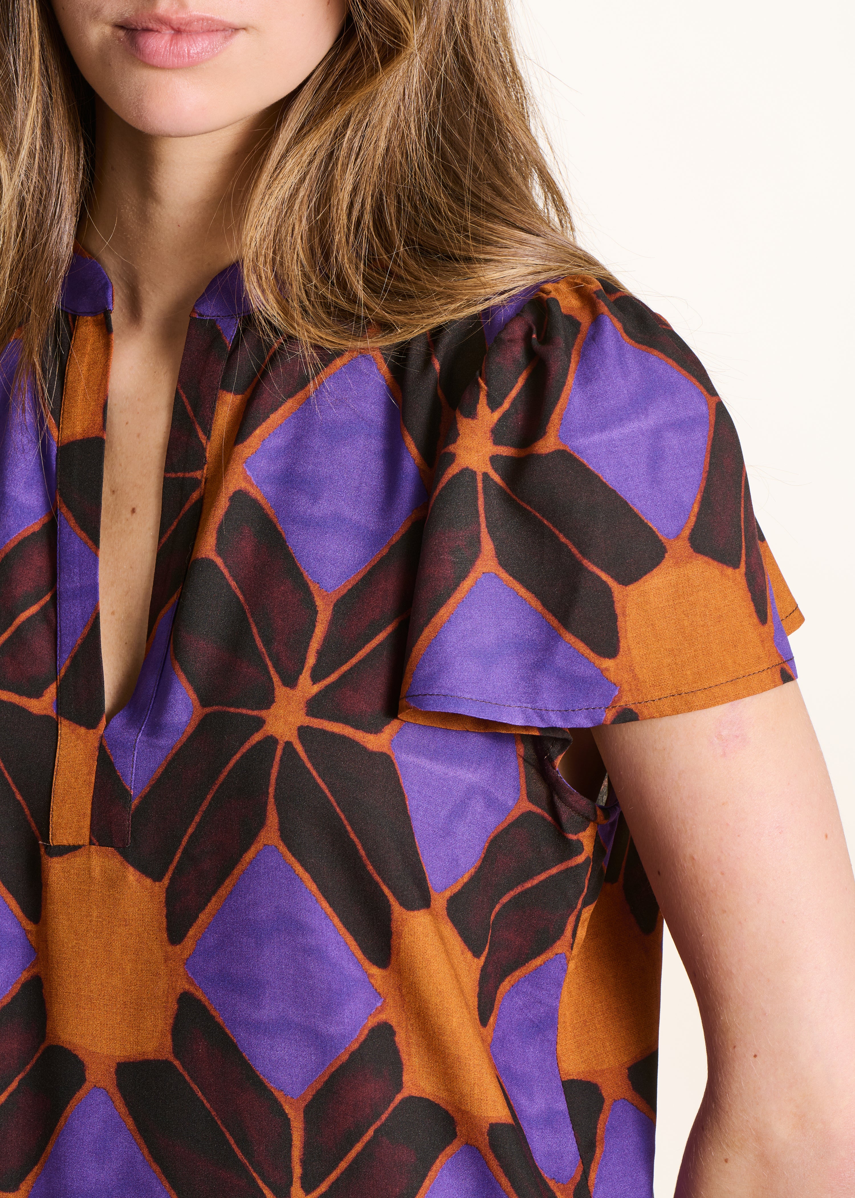 Robe courte orange et violet à imprimé manches courtes - Image 5