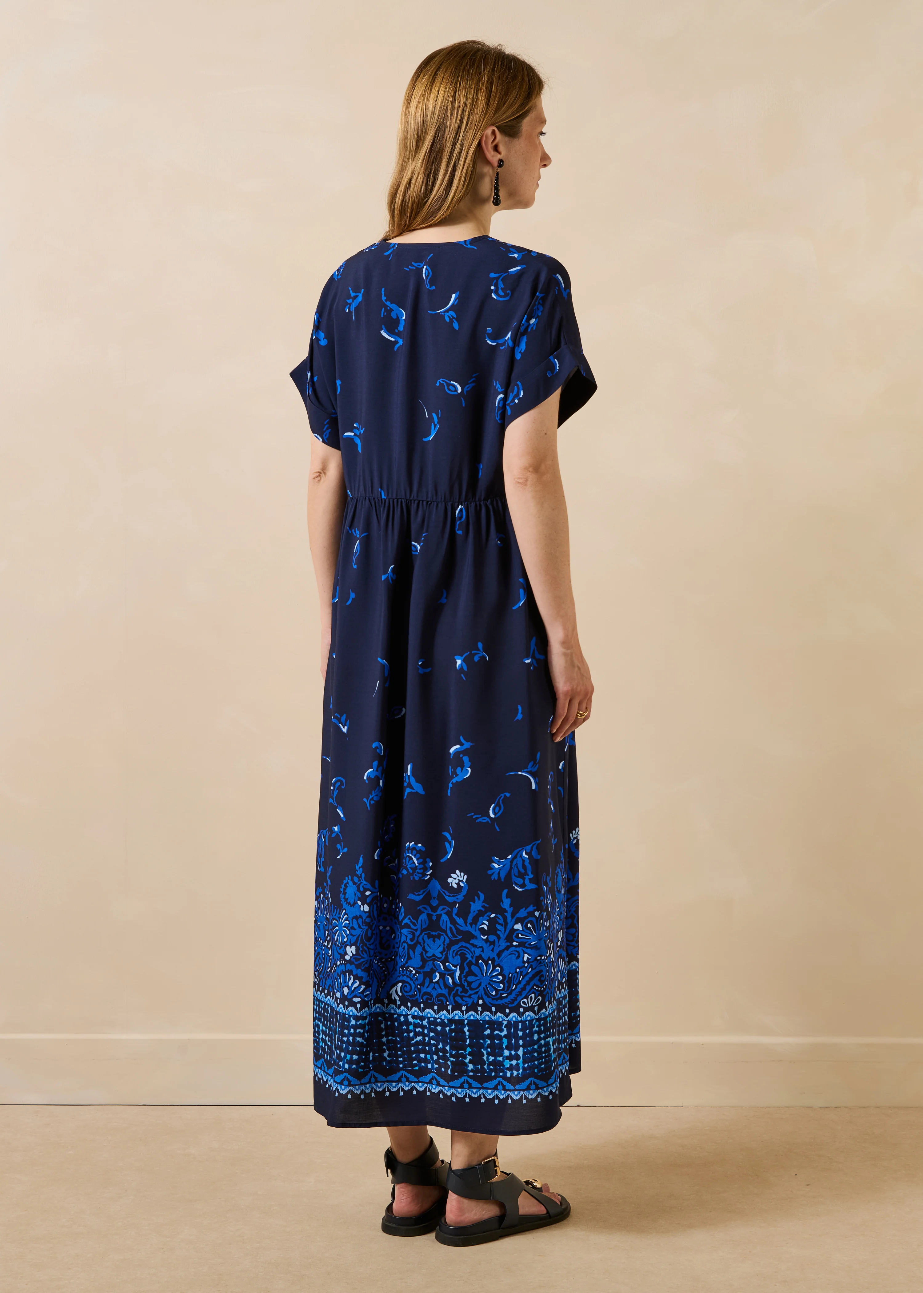 Robe longue évasée bleue à imprimé floral - Image 3