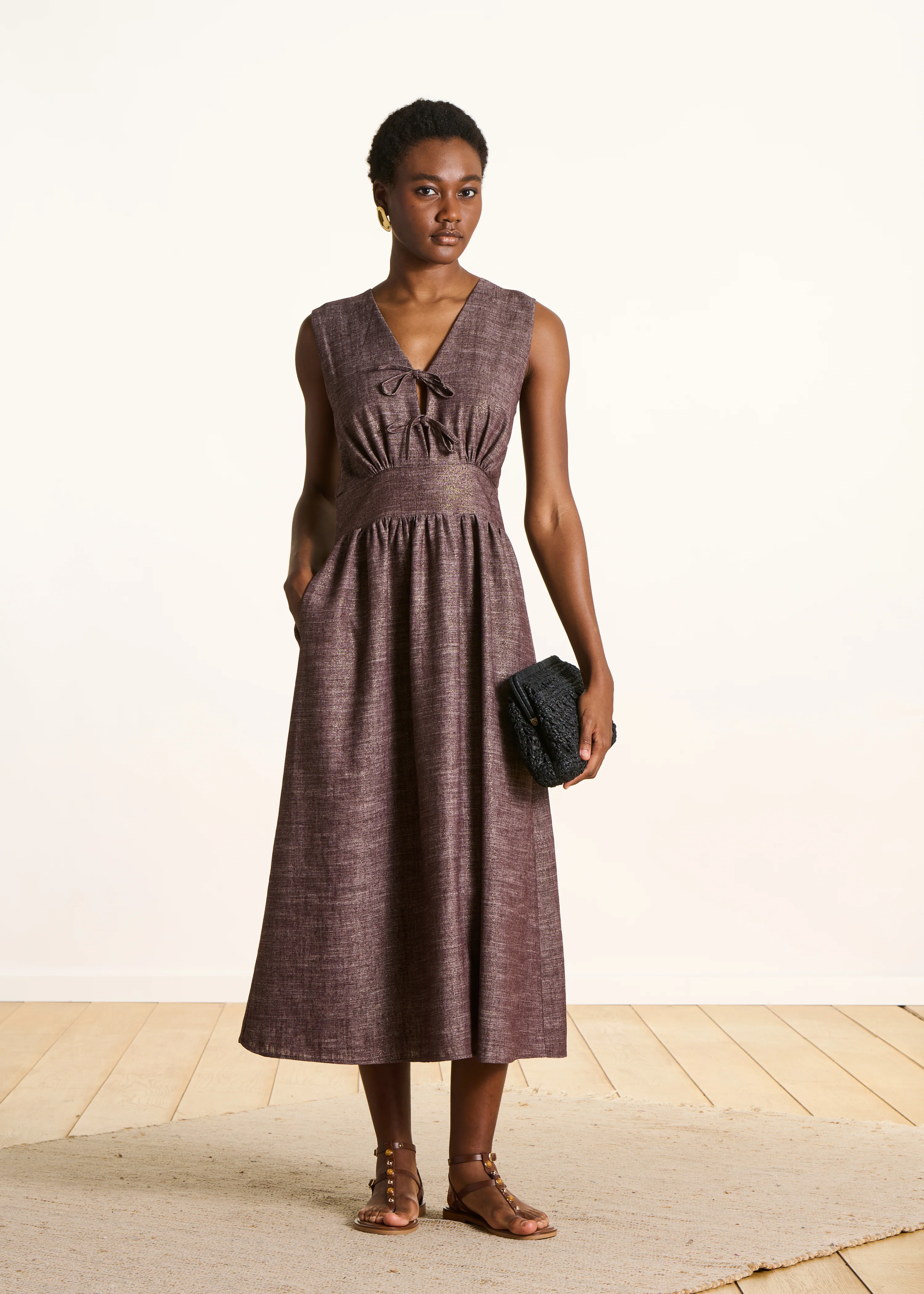 Robe longue marron irisée sans manches