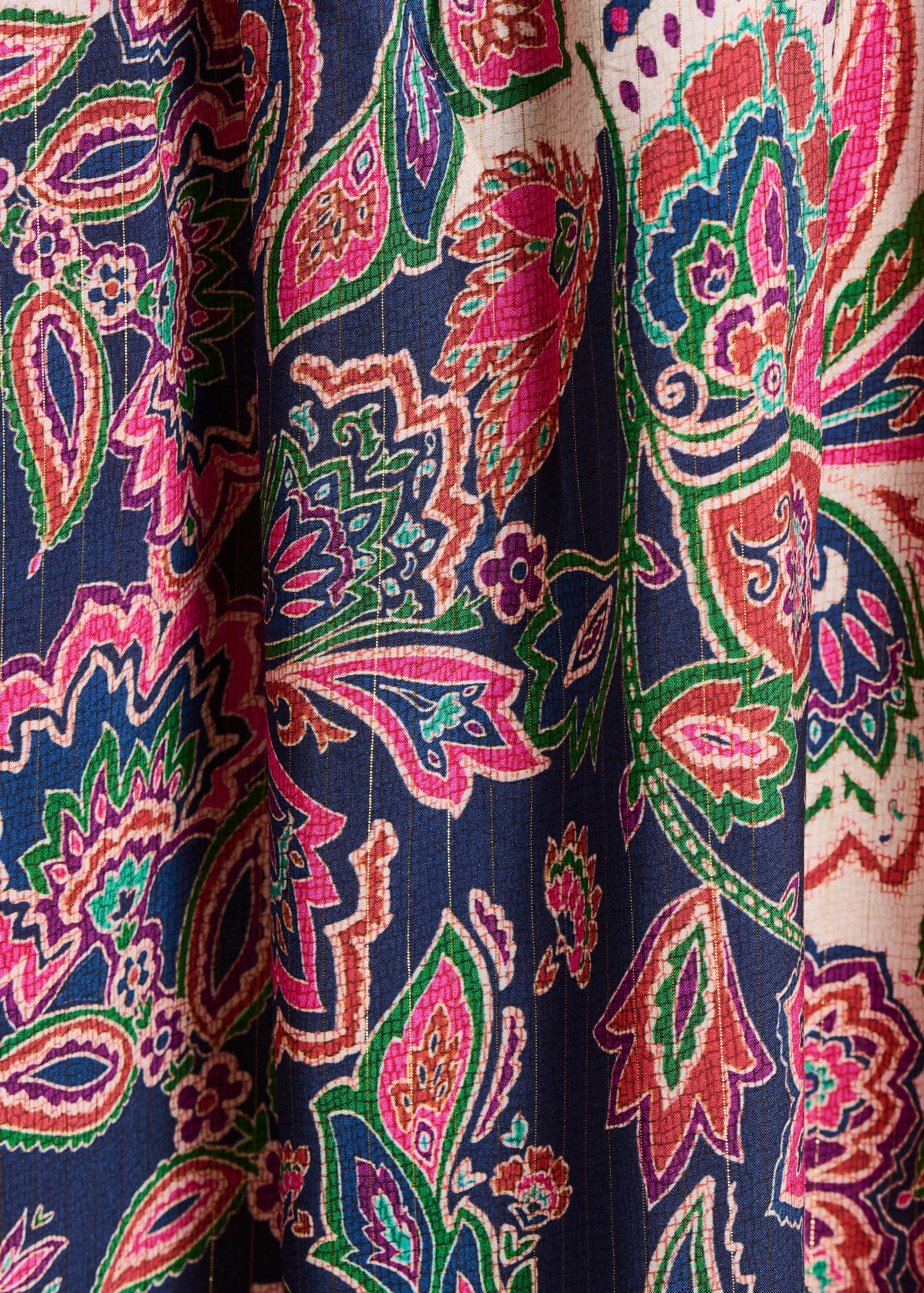 Robe longue rose et bleu imprimée à volant manches 3/4 - Image 3