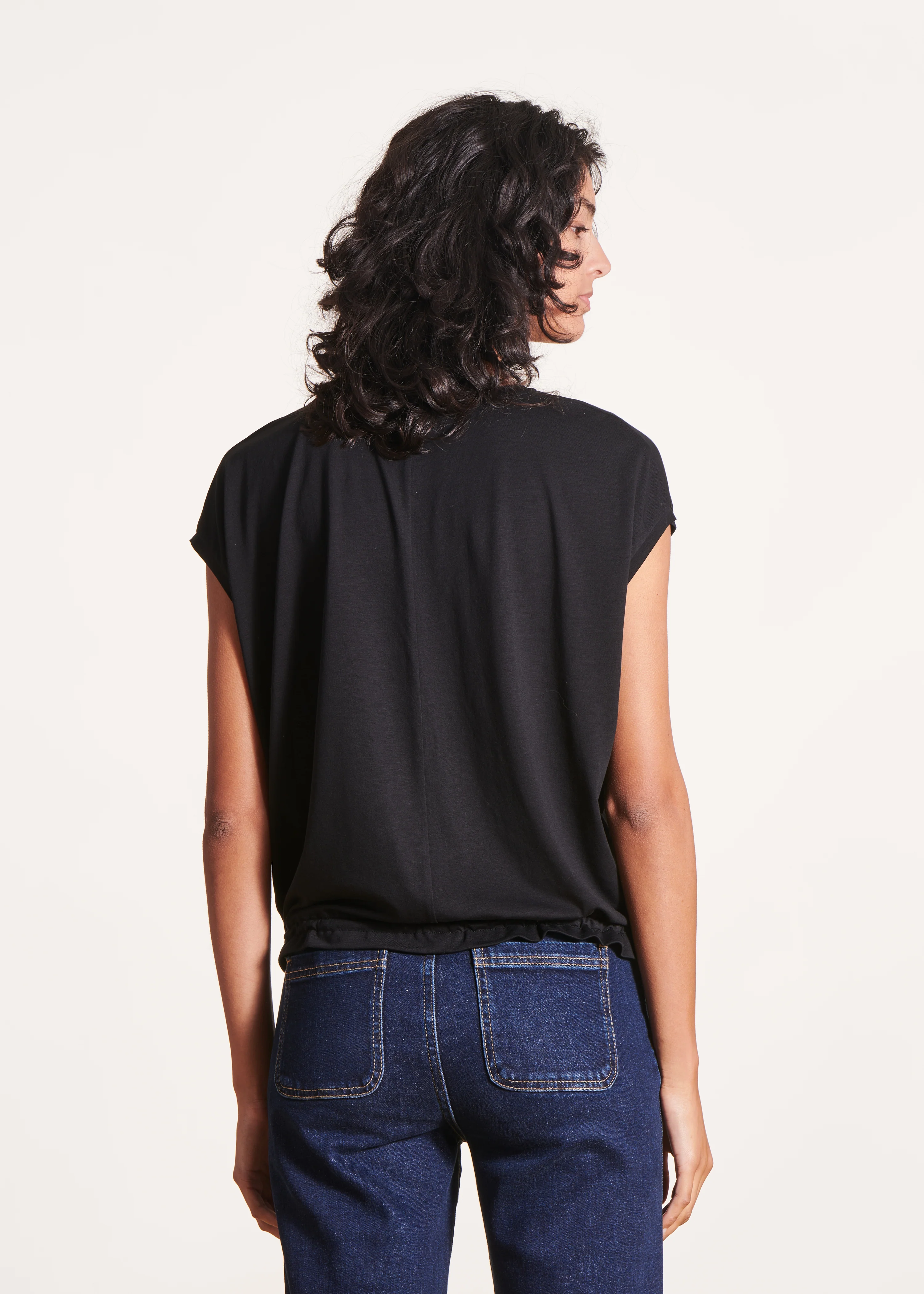 T-shirt blousant noir en lyocell manches courtes - Image 3
