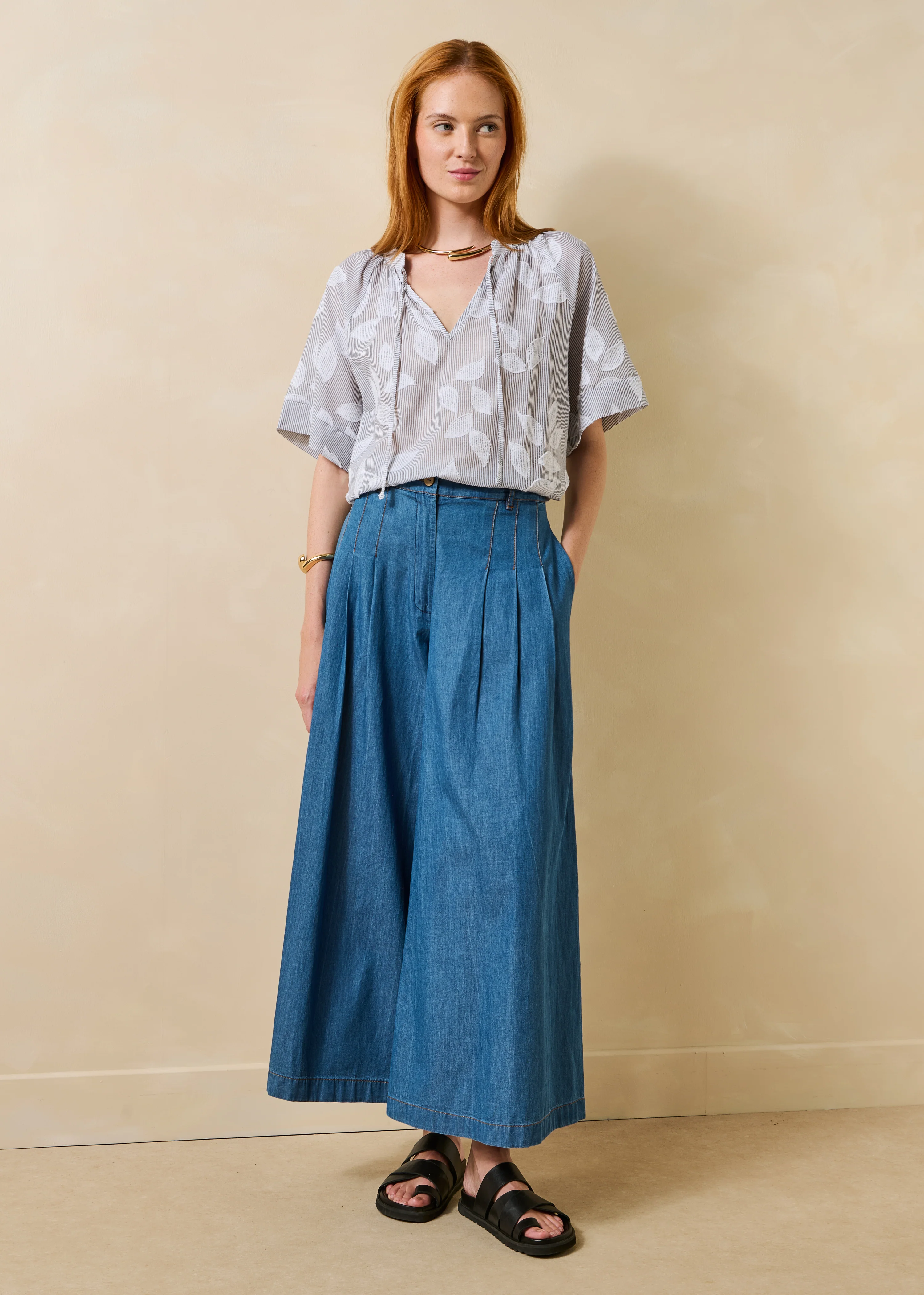 Top ample gris fleuri en coton manches courtes - Image 2